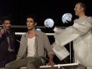 Scene from Tic-Tac by Vaujaus Teatro (Sevilla)
