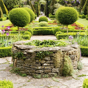WG_01 The Celtic Cross Knot Garden