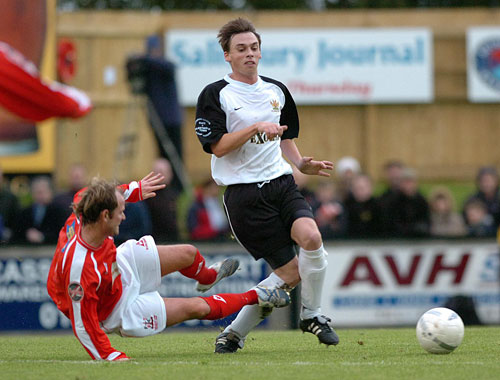 Salisbury City v Fleetwood Town-FA Cup 1 11.11.06-Two footed tackle on Tim Bond