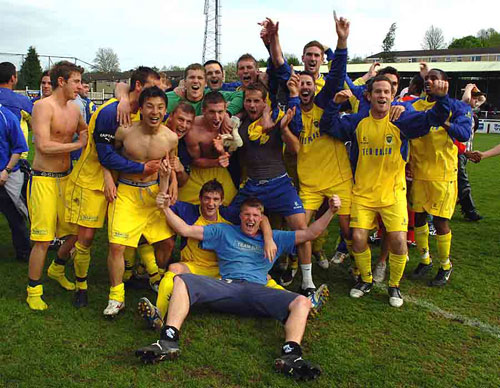 Team Bath FC celebrate Southern League Premier PlayOff Final win against Halesowen Town FC - May 08 