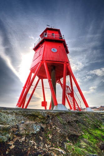 IMAGE: http://www1.clikpic.com/geofflove/images/South_Shields_Mar_09_011_2_3.jpg