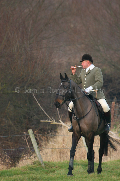 Huntsman calling in the hounds