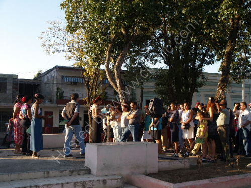 Political meeting 8.00 a.m., Bayamo