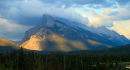 Mont Rundle au coucher du soleil