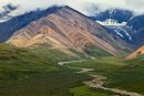 Montagne et rivière de Polychrome Pass