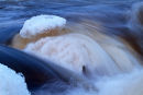 Cascade hivernale