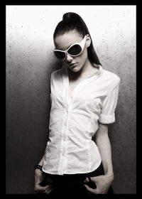 LAURA, Make up - Leanne Shaw