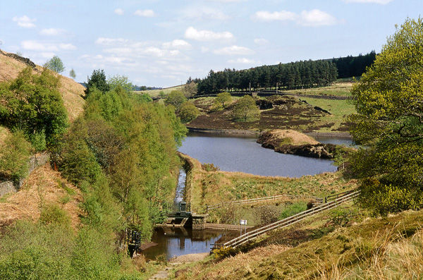 Ramsden Reservoirby Edmund Spavin
