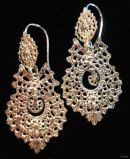 Lovely 24k solid gold earrings from traditional Portuguese heritage design.
5cm long
�250