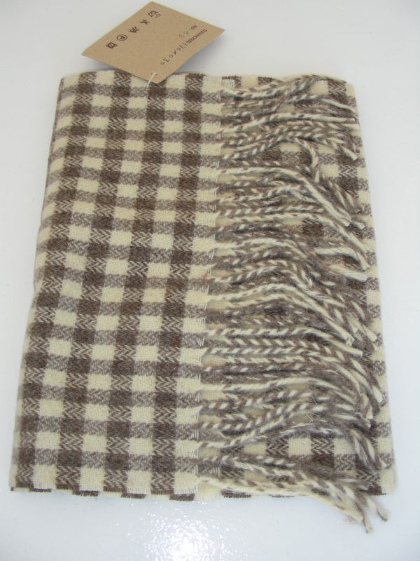 100% Eco Lambswool Scarf.
Colour: Ivory + Brown. Price WAS �16.00, NOW �11

Wholesale available.