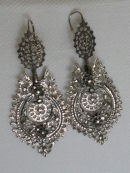 Wonderful hand-crafted earrings from traditional Portuguese heritage designs. They are made of solid silver, 
8 cm long/ 3 in
�69