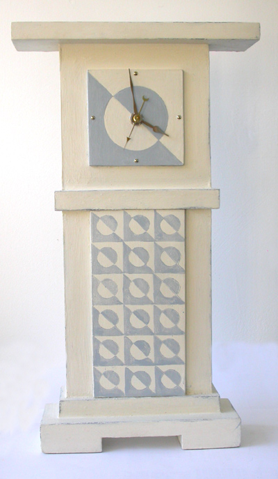 mantle clock
Design 